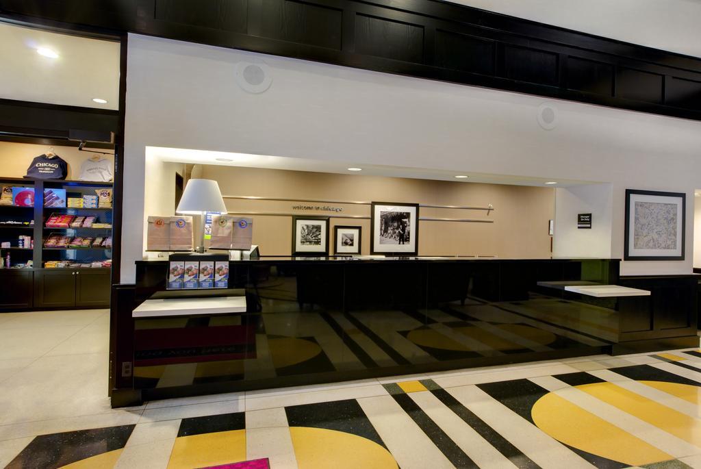 Hampton Inn & Suites Chicago-Downtown Eksteriør billede